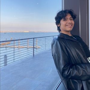 Meet your Posher, Johnnie